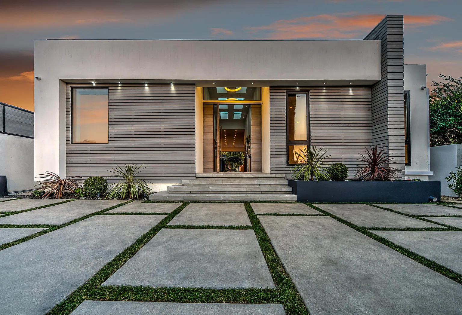 Front Entrance House Profile (1)