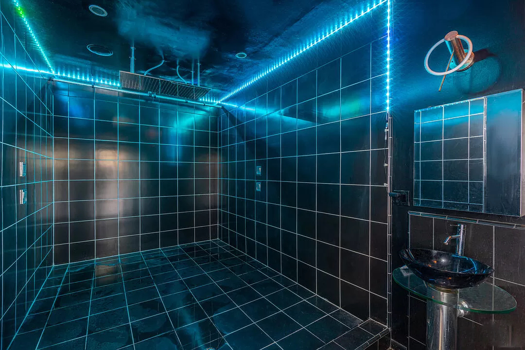 Sunset Plaza 7 – 3