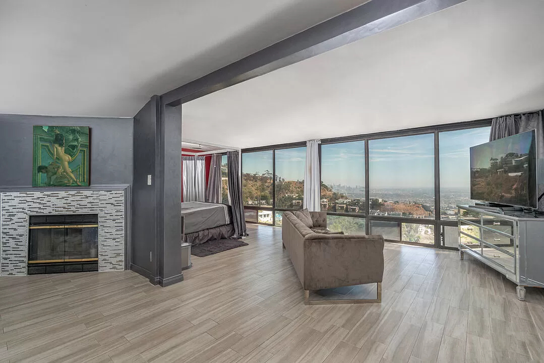 Sunset Plaza 7 – 8