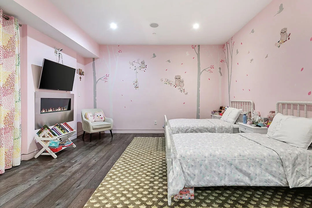 The Hercules Eight-1