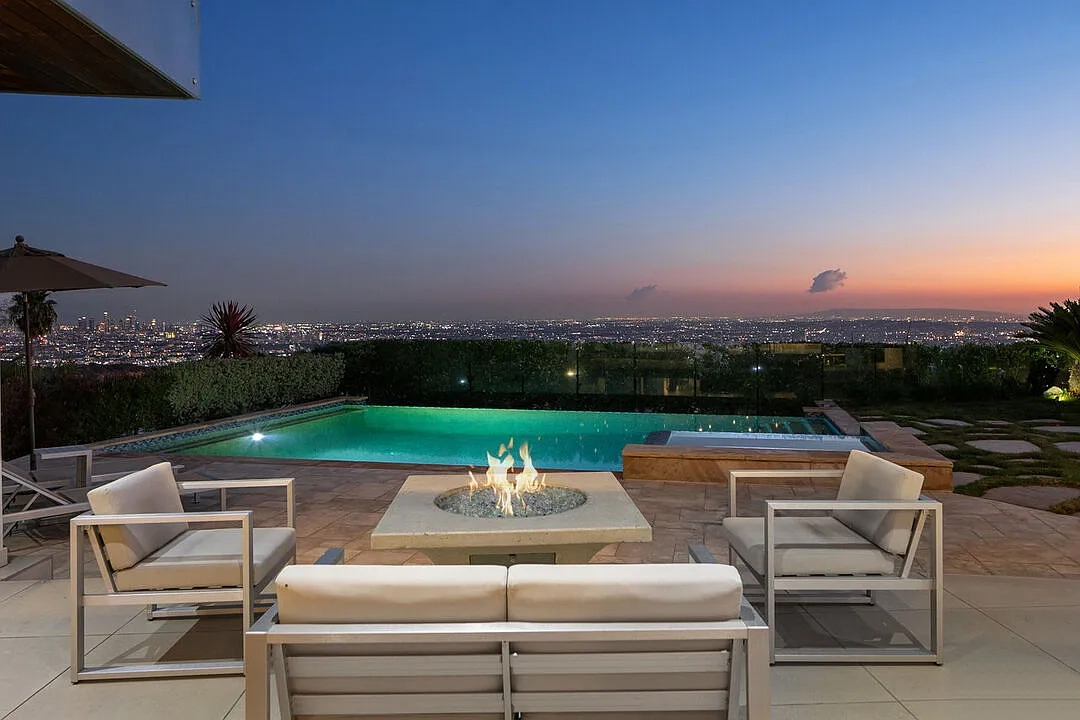 The Hercules Eight-2