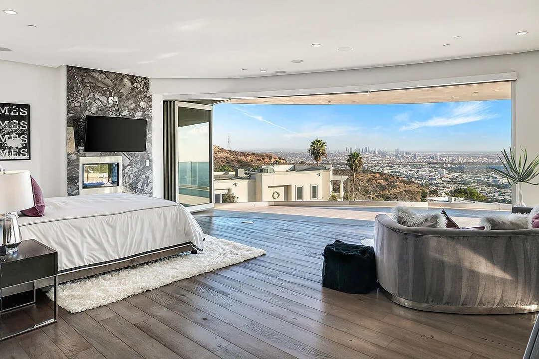 The Hercules Eight-9