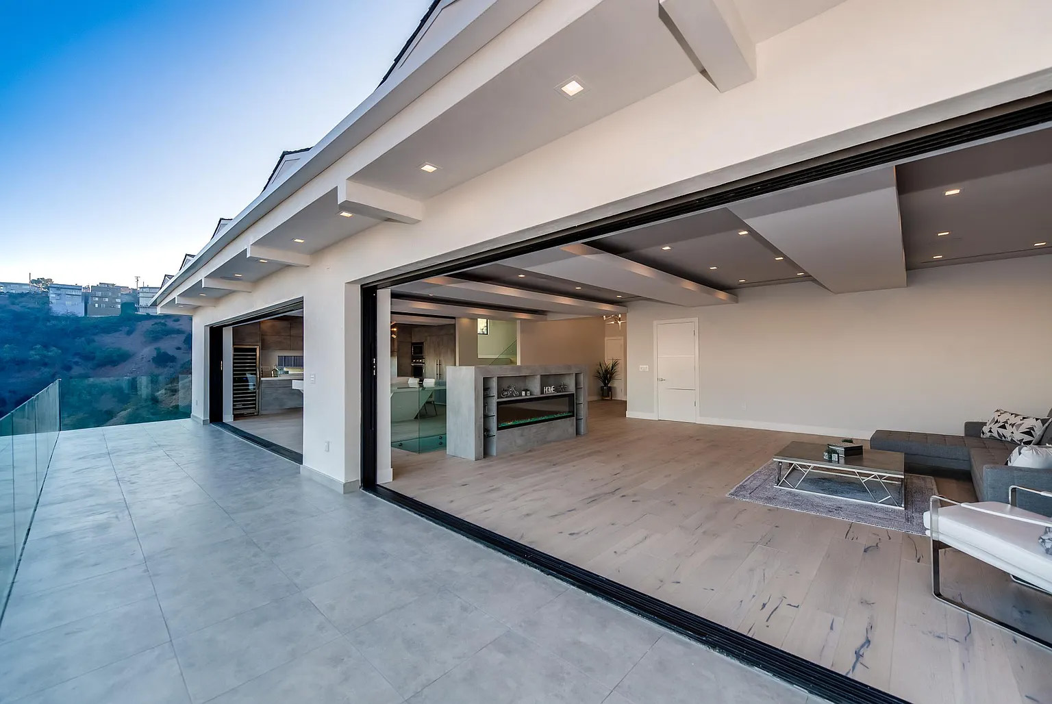 Balcony and deck (1)