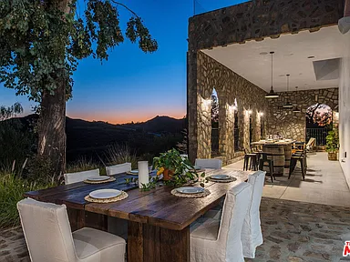 41a0a72a31340abc9ed1f8487ca21a80-cc_ft_384