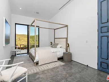 a82fe5dfa0985d3547f3ea837424d006-cc_ft_384