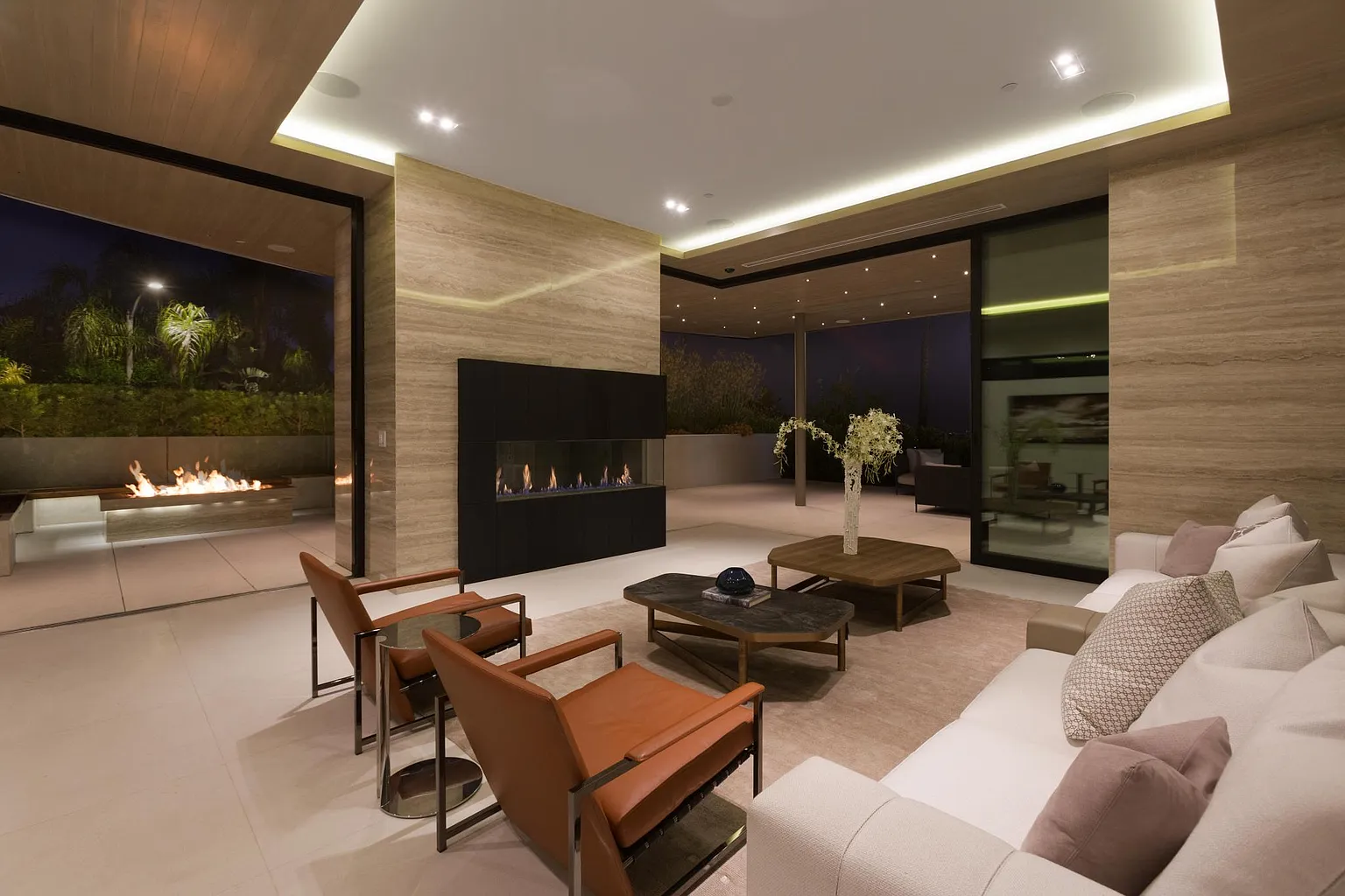 ebfc182935dea6d09f3dc54e3f03b18c-uncropped_scaled_within_1536_1152