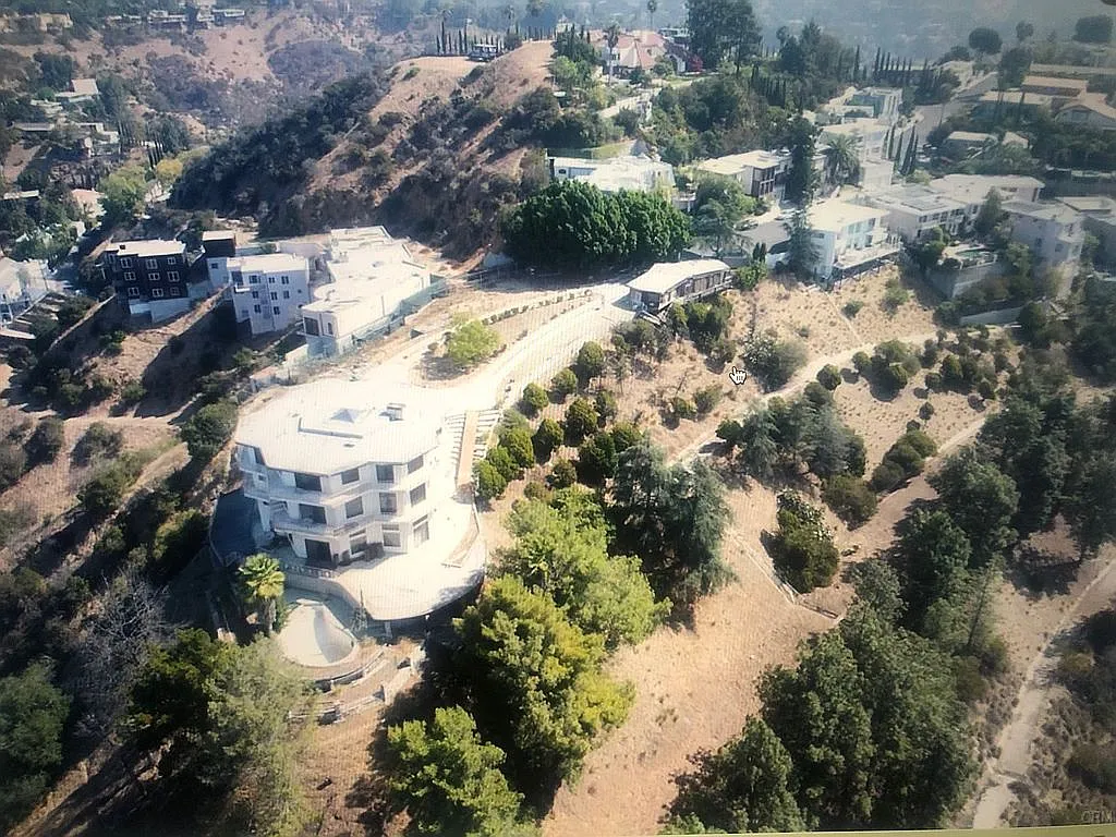 f084657df255d414f1b53d55cebe82df-o_a