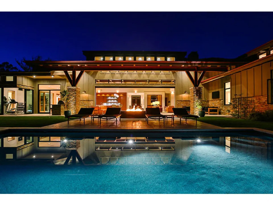 Outdoor Pool and House Profile (1)