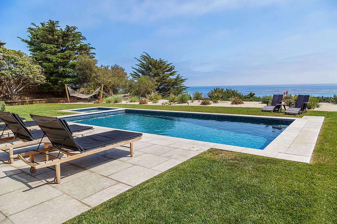 Outdoor Seating area (1)