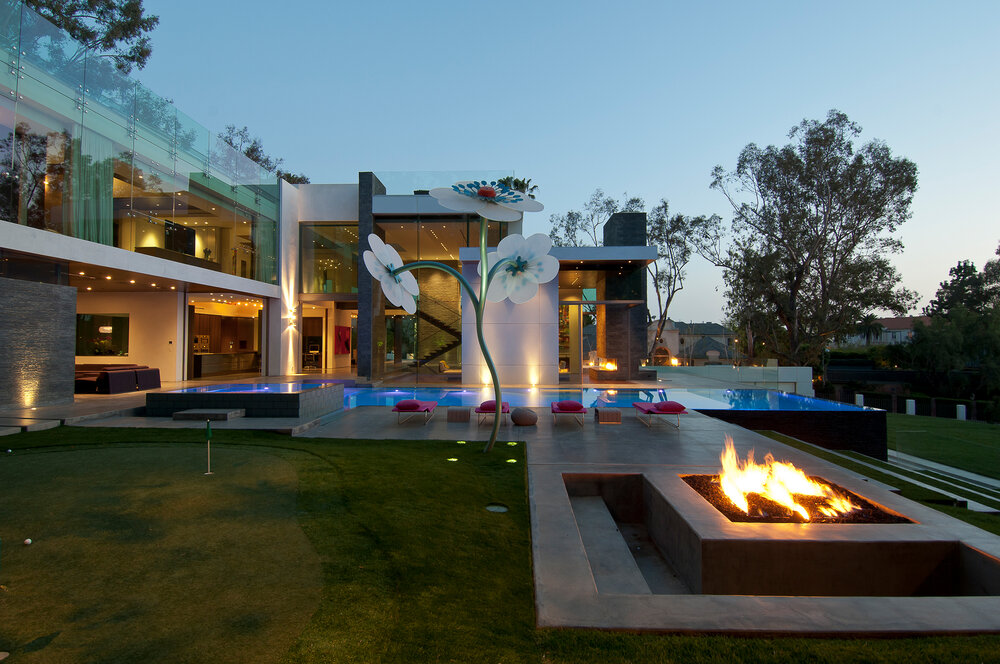 05-Summit-House-beveryly-hills-modern-luxury-house-pool-fire-pit