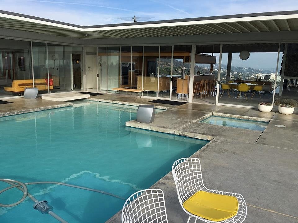 stah-house-pool-area