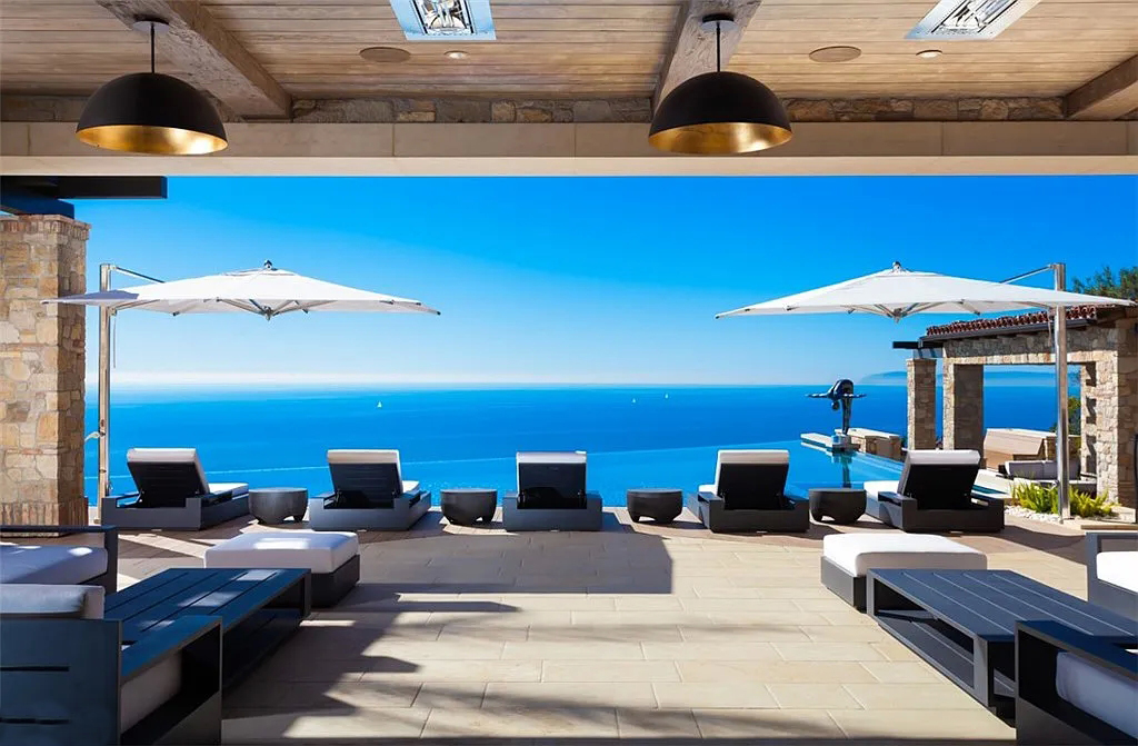 Outdoor Seating area and View