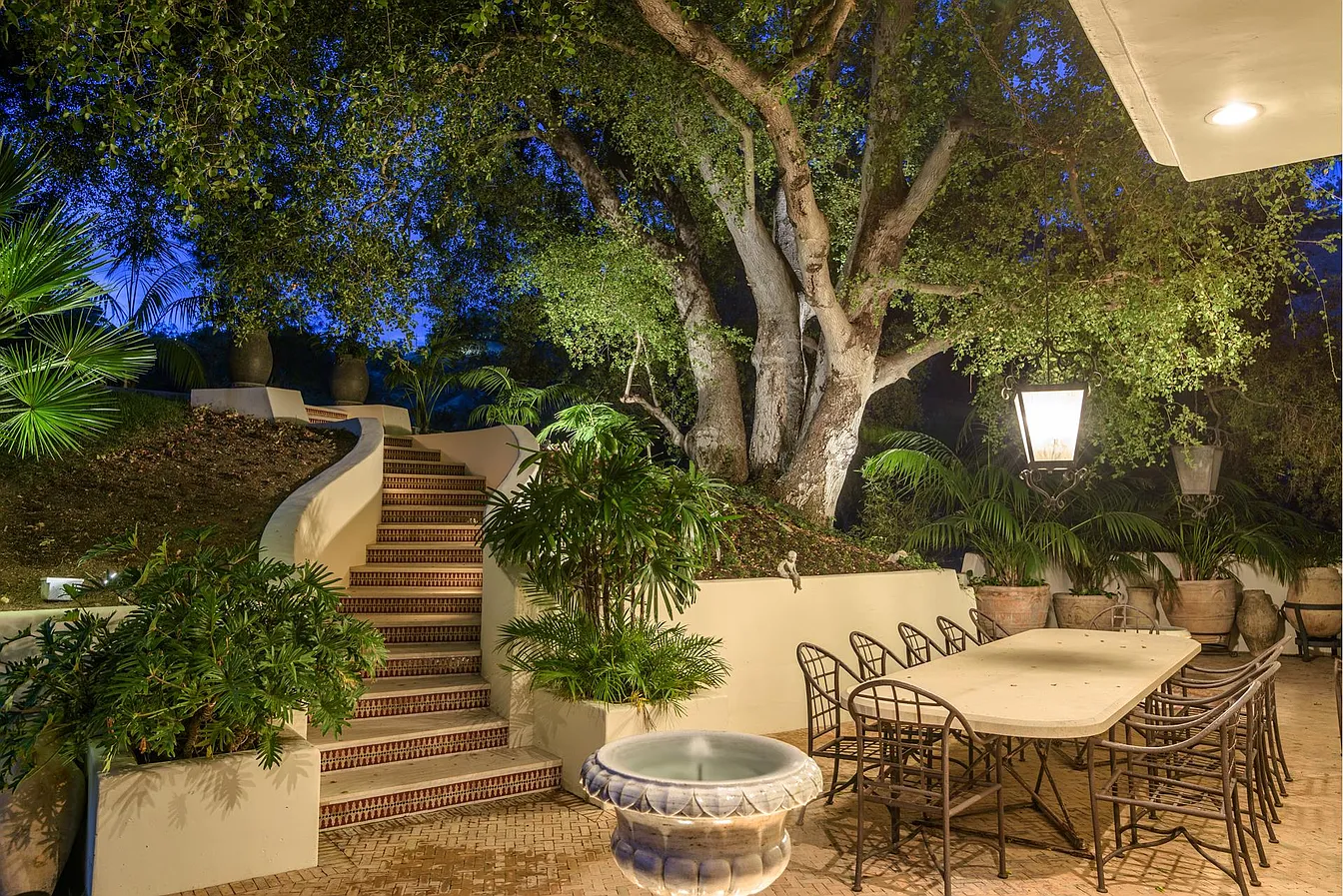 d3aeb5433c32f71d9739db45dfd231e1-uncropped_scaled_within_1344_1008