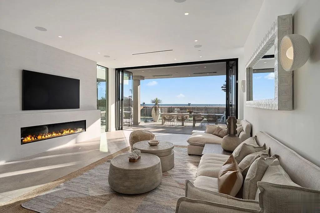 13a812d8dbaf26a0a7abedcbeba02e07-uncropped_scaled_within_1344_1008