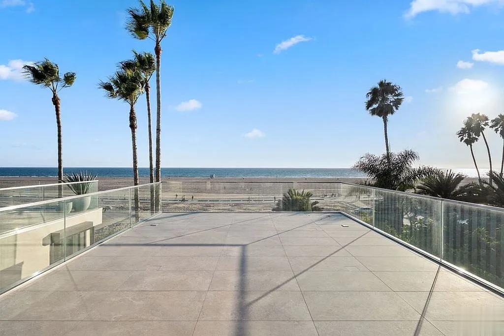 8d26bc72be6f2fb2f817ce4893c043a9-uncropped_scaled_within_1344_1008