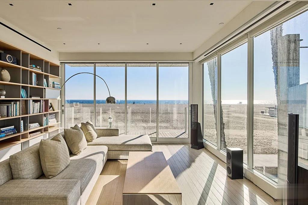 91c5862442ef45859dec018b78d70965-uncropped_scaled_within_1344_1008