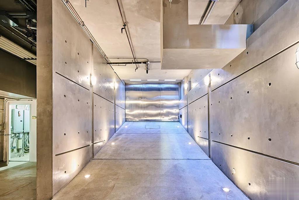 ff243f33ecb5317cdfdb75720ea5e2c2-uncropped_scaled_within_1344_1008