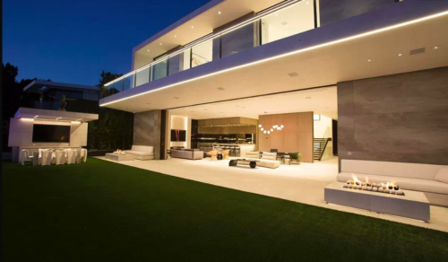 Outdoor Seating area and Firepit