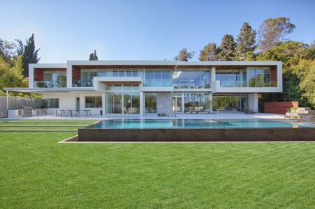 Outdoor pool and Seating area (2)