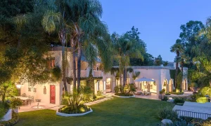 069d8a4bd5bd4081221fb6cd26f521b9-uncropped_scaled_within_1344_1008