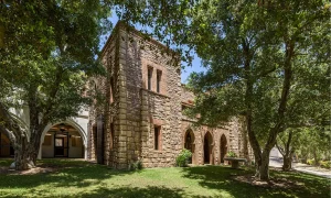 10e9f24aaa601ee536c1a165d453fd33-uncropped_scaled_within_1344_1008