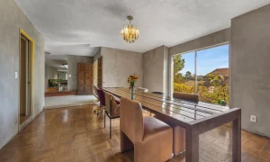 4bc920d40a1c22b38fa8361054e3d73c-uncropped_scaled_within_1536_1152