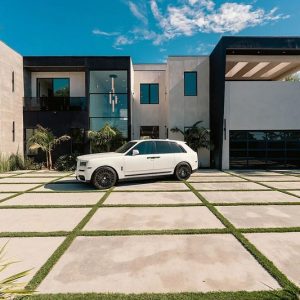 Essentialyfe Exclusive – Experience Luxury Living at Chandler Ten