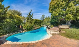 782e1df563075fbf37fab89b7cc2119e-uncropped_scaled_within_1536_1152