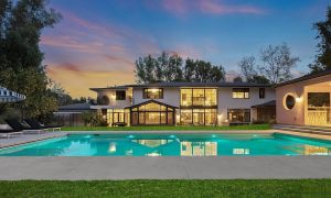 9c3bc1369fa21ae2f9ffa3f819852b6a-uncropped_scaled_within_1344_1008