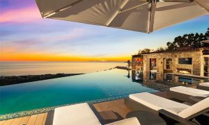 Outdoor Pool and seating area (1)