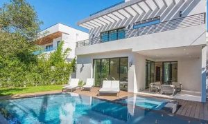 Outdoor Pool and seating area (1)