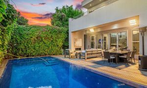 Outdoor Pool and seating area (3)