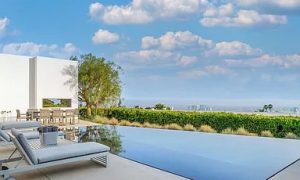Outdoor Pool and seating area (4)