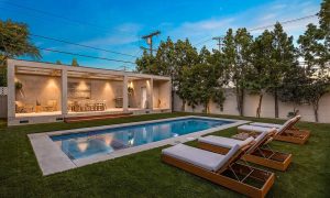 Outdoor Pool and seating area (4)