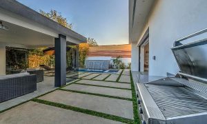 Outdoor Seatin area and Barbecue