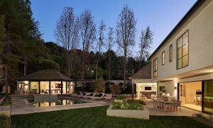Outdoor pool and Seating area (4)