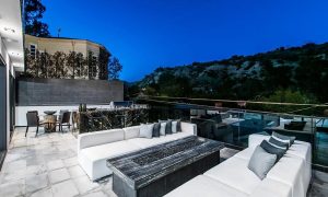 Outdoor pool and Seating area (6)