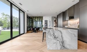 Professional real estate photographer in Los Angeles. Offering high-quality photography for listings, Airbnb, luxury properties, and commercial real estate.