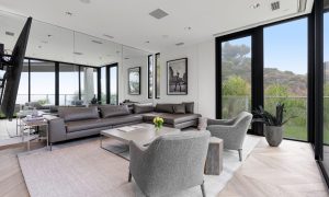 Professional real estate photographer in Los Angeles. Offering high-quality photography for listings, Airbnb, luxury properties, and commercial real estate.