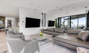 Professional real estate photographer in Los Angeles. Offering high-quality photography for listings, Airbnb, luxury properties, and commercial real estate.