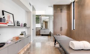 Professional real estate photographer in Los Angeles. Offering high-quality photography for listings, Airbnb, luxury properties, and commercial real estate.