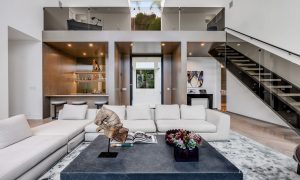Professional real estate photographer in Los Angeles. Offering high-quality photography for listings, Airbnb, luxury properties, and commercial real estate.