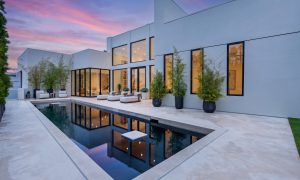 Professional real estate photographer in Los Angeles. Offering high-quality photography for listings, Airbnb, luxury properties, and commercial real estate.