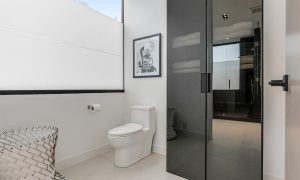 Professional real estate photographer in Los Angeles. Offering high-quality photography for listings, Airbnb, luxury properties, and commercial real estate.