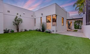 Professional real estate photographer in Los Angeles. Offering high-quality photography for listings, Airbnb, luxury properties, and commercial real estate.