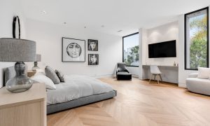 Professional real estate photographer in Los Angeles. Offering high-quality photography for listings, Airbnb, luxury properties, and commercial real estate.