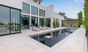 Professional real estate photographer in Los Angeles. Offering high-quality photography for listings, Airbnb, luxury properties, and commercial real estate.