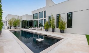 Professional real estate photographer in Los Angeles. Offering high-quality photography for listings, Airbnb, luxury properties, and commercial real estate.