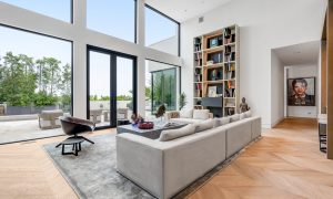 Professional real estate photographer in Los Angeles. Offering high-quality photography for listings, Airbnb, luxury properties, and commercial real estate.