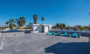Top Deck and seating area (1)